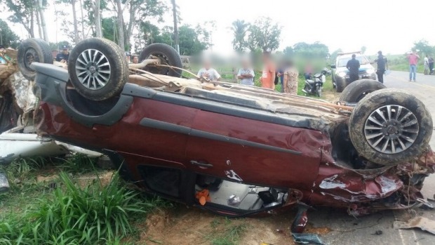 Carro onde estava os parentes de Lauro (Foto: Reprodução Whatsapp)