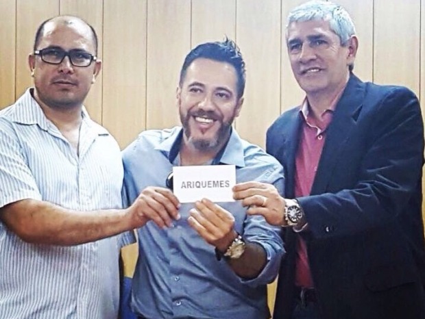Flavio Silvestre com Rodnei Paes comemorando a conquista dos jogos serem realizados em Ariquemes, o JIR 2017. (Foto: Reprodução)