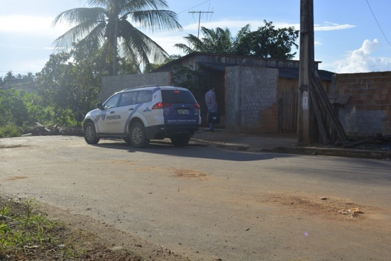 A perícia da Polícia Civil compareceu ao local do crime e deve investigar os fatos (Foto: Jeferson Carlos/G1) (Foto: Reprodução G1-RO)