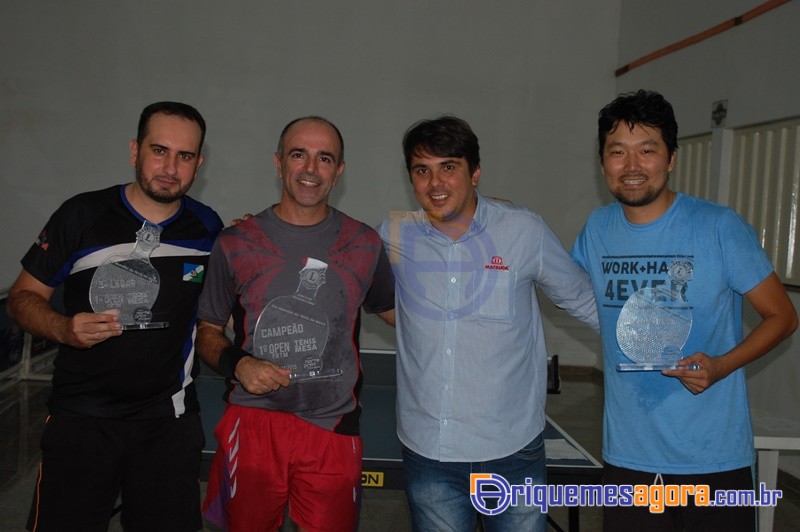 Os campeÃÂµes do torneio  (Foto: ariquemesagora.com.br)