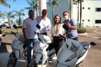 Ariquemes: Deputado Adelino Follador participa da entrega de Motocicletas para os ACS - Foto: Assessoria