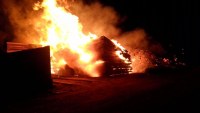 Madeireira de ex-candidator a prefeito de Ariquemes é parcialmente destruída por incêndio - Foto: Rinaldo do Balanço Notícias e Josiel Silva