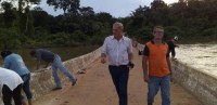 Adelino Follador cobra recuperação urgente da ponte sobre o rio Jamari - Foto: Assessoria