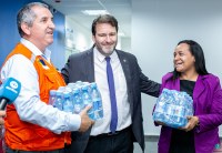 Alero entrega 12 mil litros de água para famílias do Baixo Madeira afetadas pela cheia - Foto: Assessoria