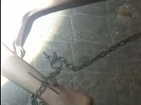 Criança de 10 anos é encontrada acorrentada dentro da casa do pai em Porto Velho - Foto: Reprodução/PM