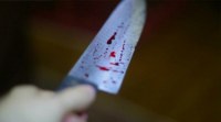 Mulher é presa após tentar matar prima a facadas durante bebedeira - Foto: Ilustrativa
