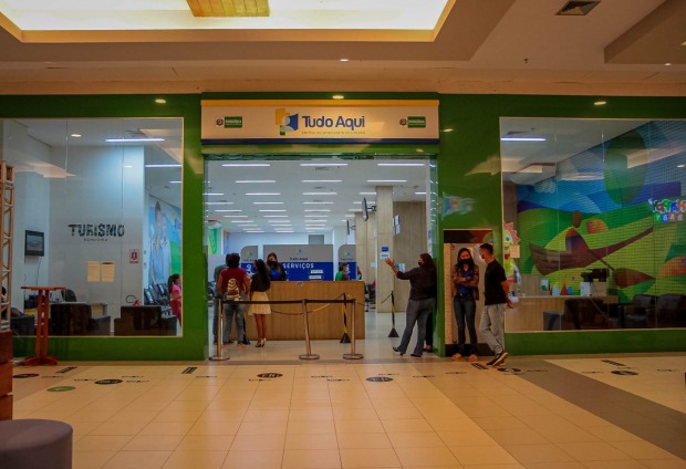 O Tudo Aqui está localizado no 1º piso do Shopping, na Avenida Rio Madeira, no Bairro Flodoaldo Pontes Pinto (Foto: Reprodução)