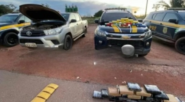 Carro da Secretaria de Saúde é flagrado com drogas e munições de fuzil
