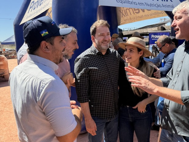 Presidente da Assembleia prestigia Dia de Campo da Bovinocultura Leiteira em Ariquemes