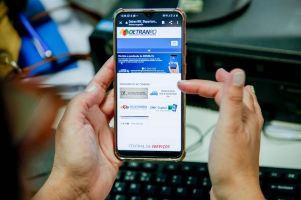 Pelo próprio aparelho celular, população obtêm acesso ao atendimento (Foto: Divulgação)