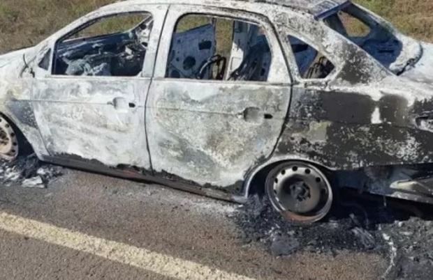 Veículo da Secretaria de Saúde pega fogo durante transporte de pacientes na BR