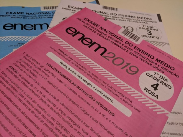 Caderno de provas do Enem 2019 - 1º dia (Foto: Ana Carolina Moreno/G1)