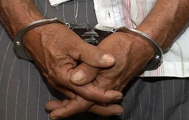 Idoso é preso suspeito de abusar crianças e obrigar vítimas a vigiar uma à outra durante os atos