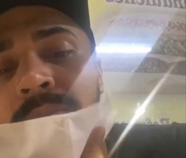 Ao perceber a reação negativa dos internautas, o artista buscou se redimir em uma nova publicação (Foto: Divulgação)