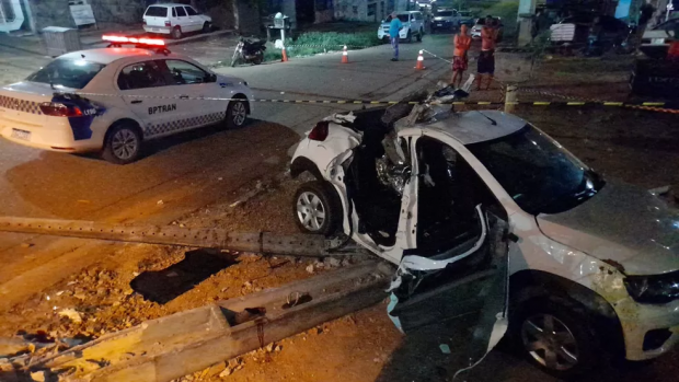 O motorista do carro, Leandro Soares, 49, não saiu ferido. Ele fez o teste de bafômetro e o resultado deu negativo (Foto: Wanderson Caldeira/ arquivo)