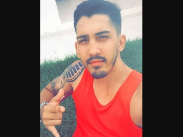 Pedro Henrique de Souza, de 27 anos, foi morto quando estava no carro em Ariquemes (Foto: Rede Social)