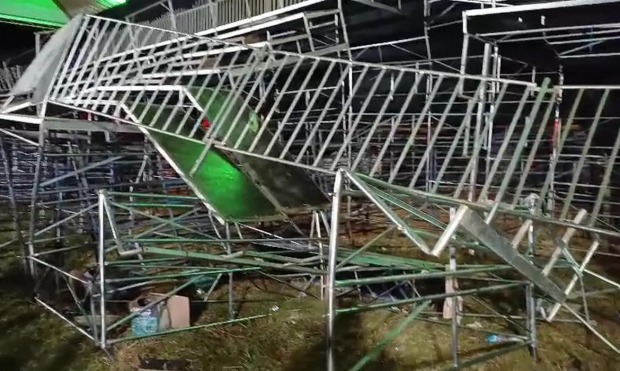 Arquibancada desaba durante show no interior de SP e deixa 60 feridos - VÍDEO