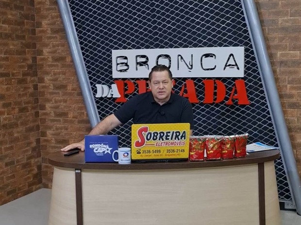Apresentador Ricardo Schwantes (Foto: Reprodução)