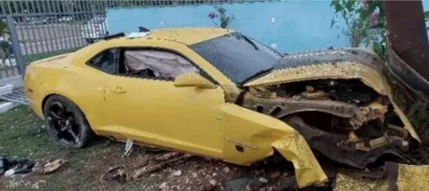 ESPAÇO ALTERNATIVO: Camaro amarelo invade capela da Base Aérea durante suposto racha - VÍDEO