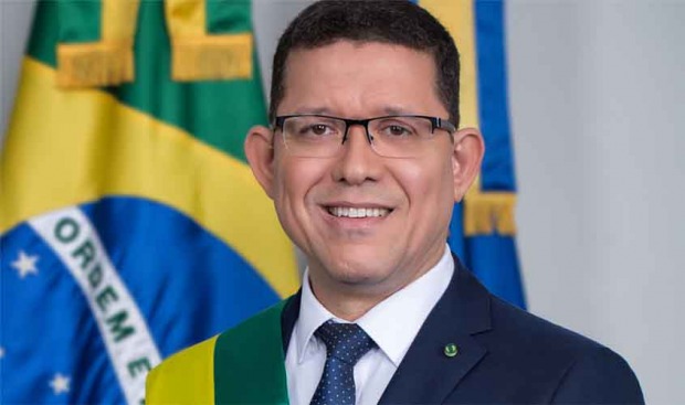Governador autorizou penduricalho de R$ 12.000,00 para Procuradores e Auditores
