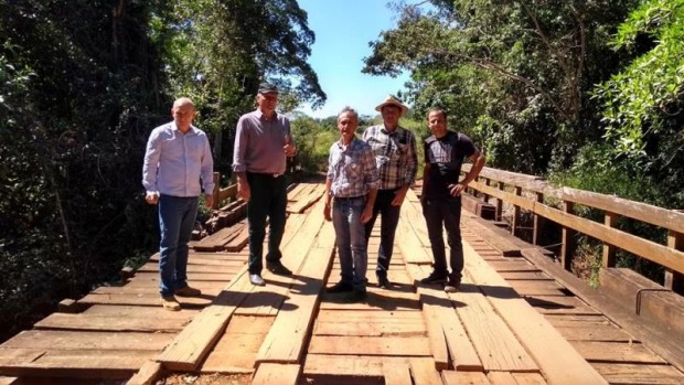 Parlamentar ressalta que ponte sobre Rio 4 Cachoeiras já foi interditada para evitar acidentes... (Foto: Assessoria)