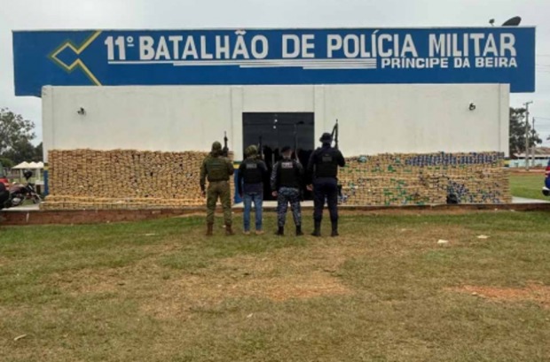 'Maior apreensão de drogas da história de RO': PM encontra quatro toneladas de skunk em carreta