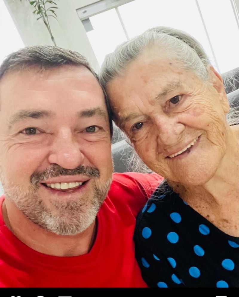 Filho Vanio Marques com Mãe D. Rosa (Foto: Redes Sociais)