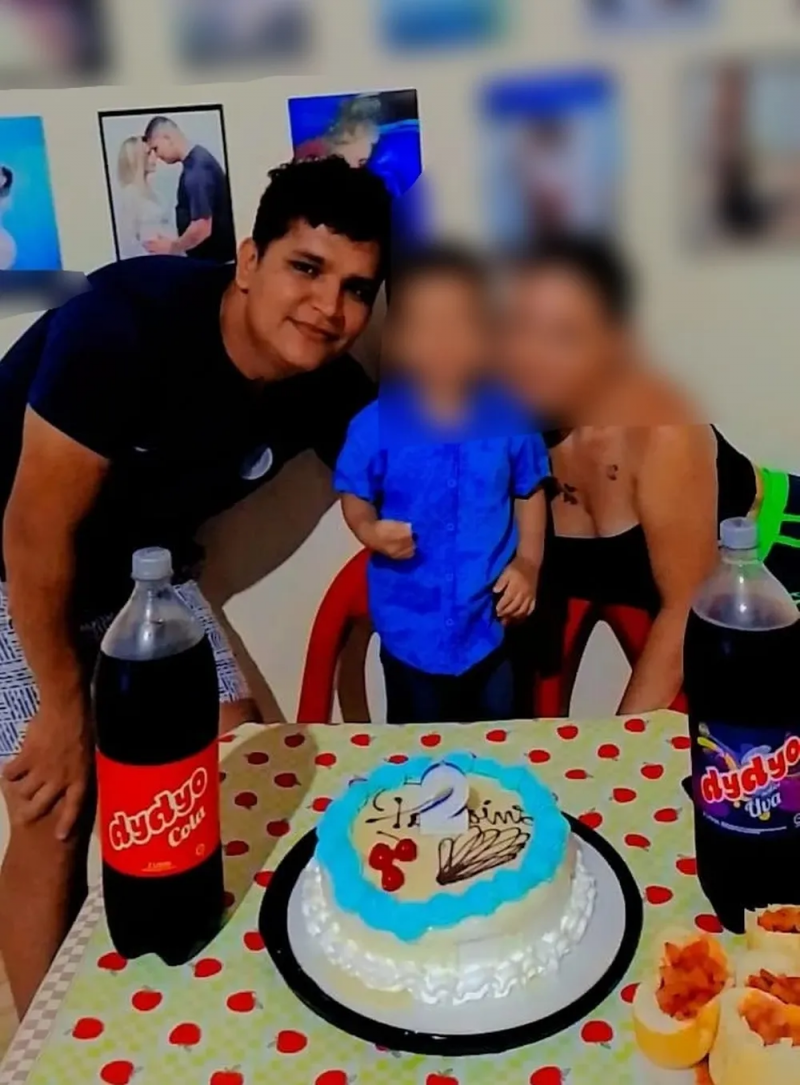 Funcionário demitido de empresa depois de postar foto no aniversário do filho com produto rival (Foto: Reprodução/Redes Sociais)