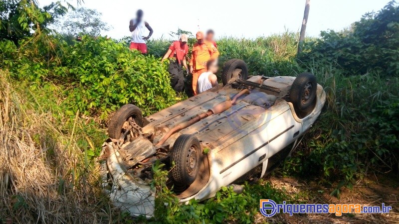 ACIDENTE NA BR-364 – Condutor tentou ultrapassagem e saiu da pista