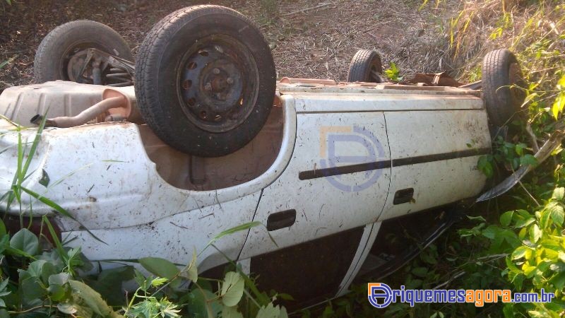 ACIDENTE NA BR-364 – Condutor tentou ultrapassagem e saiu da pista