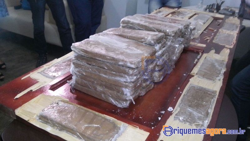 Polícia apreende portas 'recheadas' com pasta base de cocaína em Ariquemes