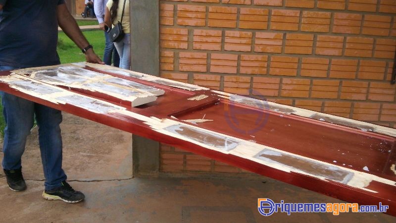 Polícia apreende portas 'recheadas' com pasta base de cocaína em Ariquemes