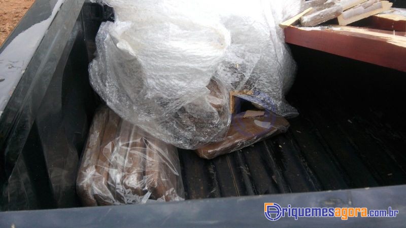 Polícia apreende portas 'recheadas' com pasta base de cocaína em Ariquemes