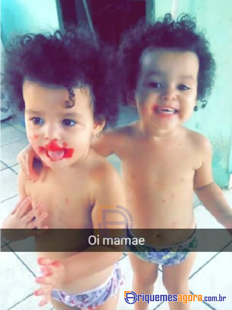 Gêmeas de 2 anos são atropeladas por trator quando voltavam de creche