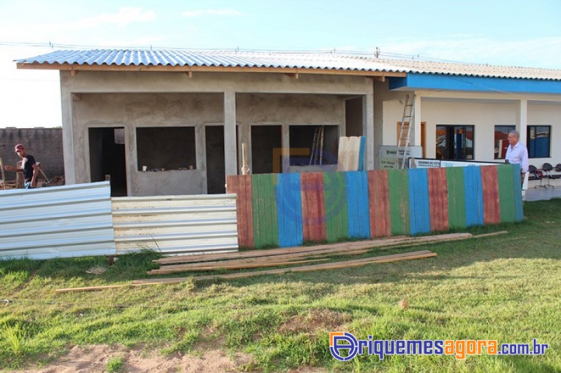 Adelino Follador acompanha execução de obras na AMAAR em Ariquemes