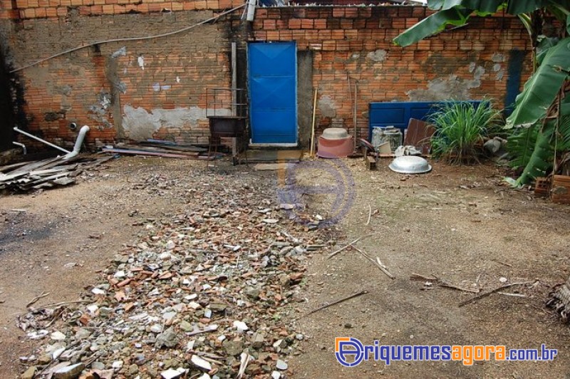 VENDO CASA na segunda rua residencial do setor 02, pronta para financiamento-FOTOS