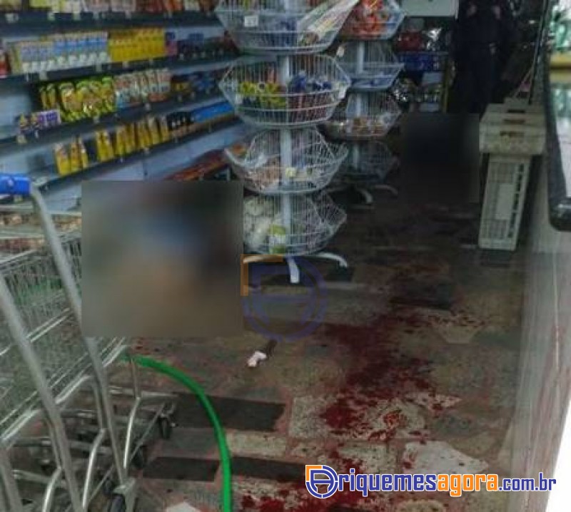 Homem mata a ex-mulher a facadas e comete suicídio dentro de supermercado
