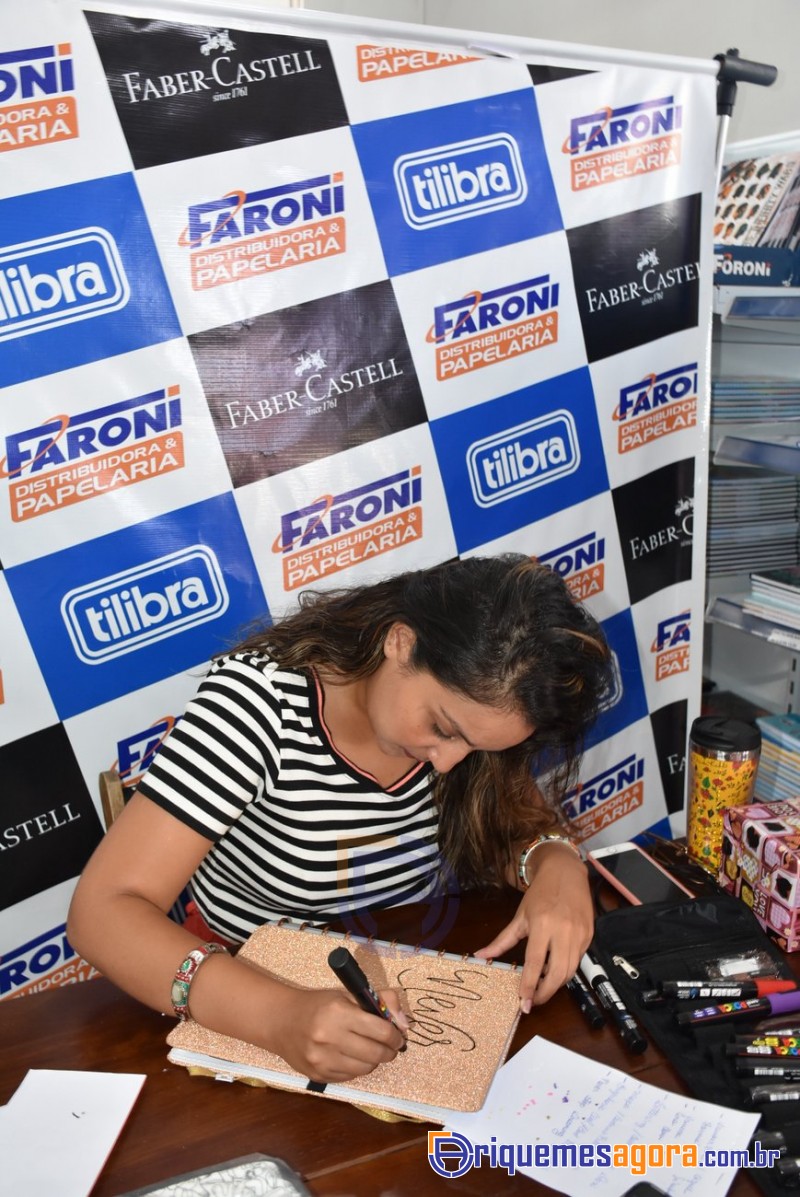 Faroni Dist. e Papelaria lança o “CADERNO INTELIGENTE” em Ariquemes, Continua amanhã dia 16-FOTOS