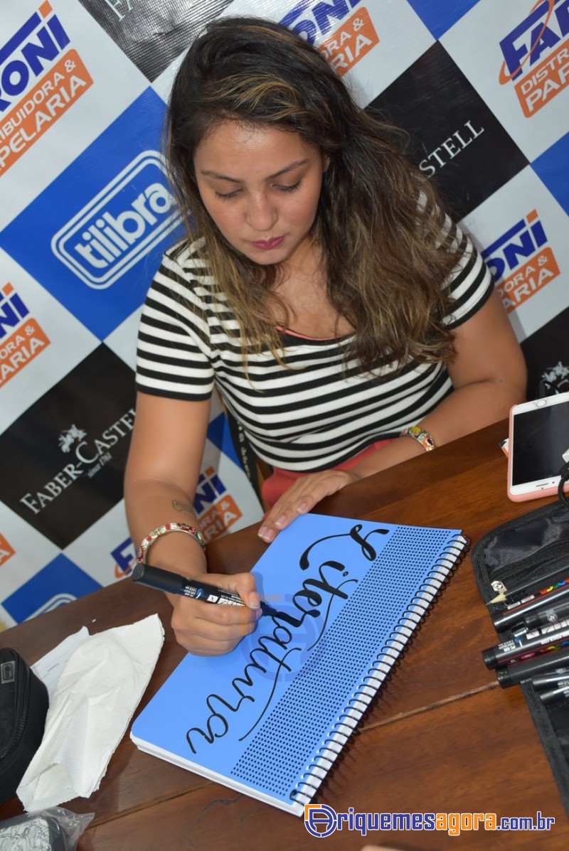 Faroni Dist. e Papelaria lança o “CADERNO INTELIGENTE” em Ariquemes, Continua amanhã dia 16-FOTOS