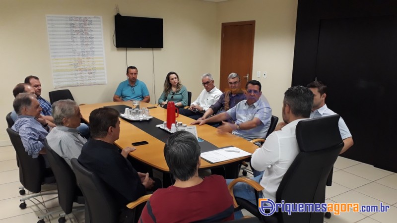 Prefeito recebe empresários para projetos de desenvolvimento