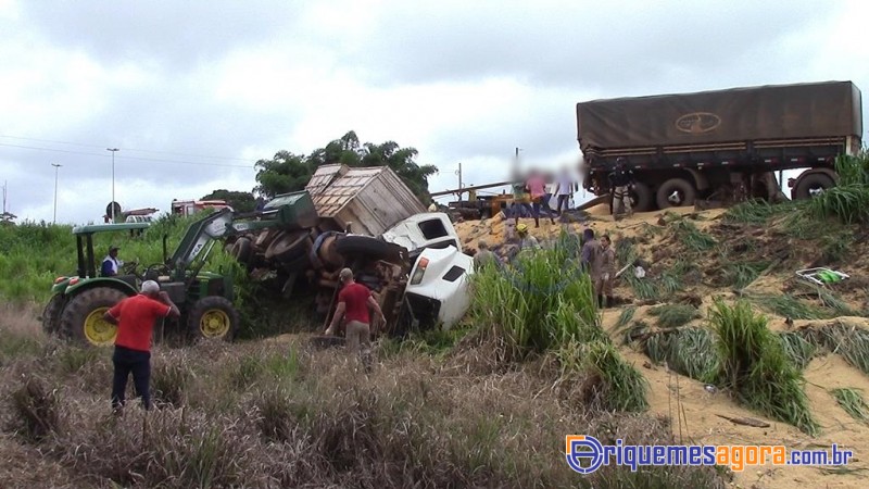 TRAGÉDIA: Caminhoneiro morre em acidente envolvendo duas carretas e um carro na BR-364