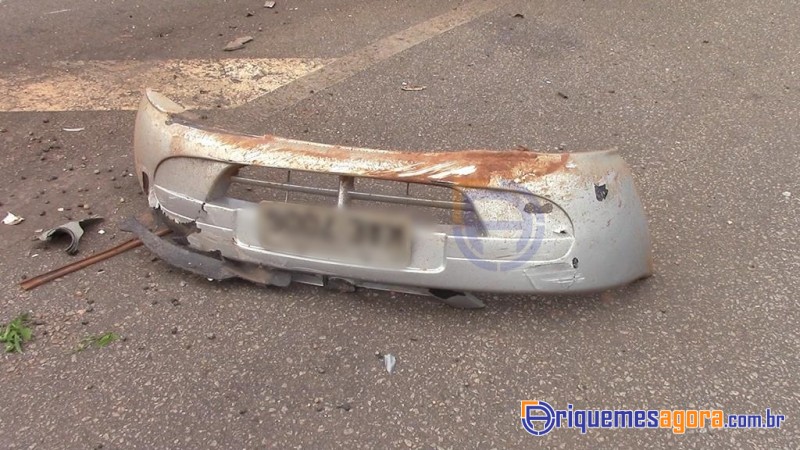 TRAGÉDIA: Caminhoneiro morre em acidente envolvendo duas carretas e um carro na BR-364