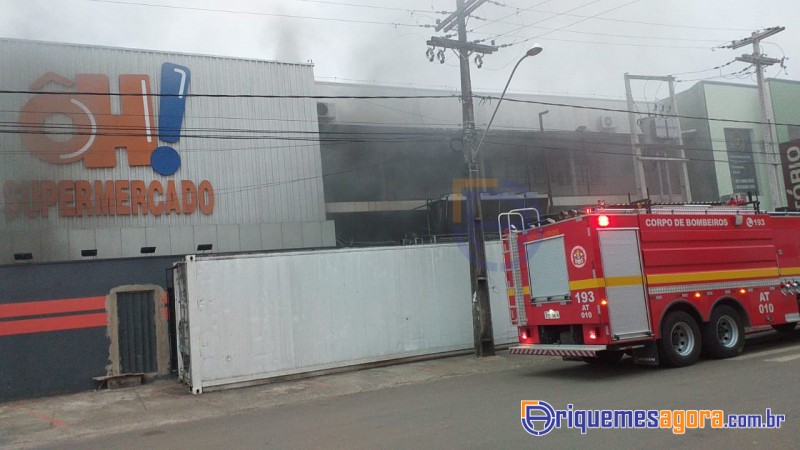 Corpo de Bombeiros é acionado para combater incêndio no ÔH! Supermercado – Vídeos