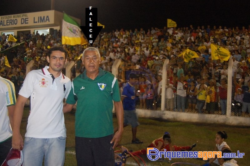 Sob aplausos Sr. Pedrão recebe último adeus de familiares e amigos
