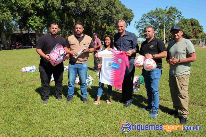 Deputado Adelino Follador participa da entrega de Kits Esportivos em São Miguel do Guaporé