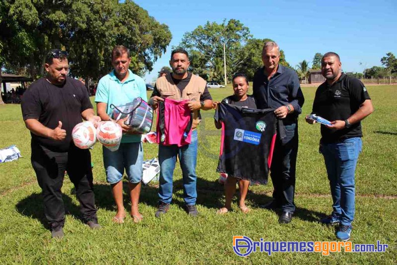 Deputado Adelino Follador participa da entrega de Kits Esportivos em São Miguel do Guaporé