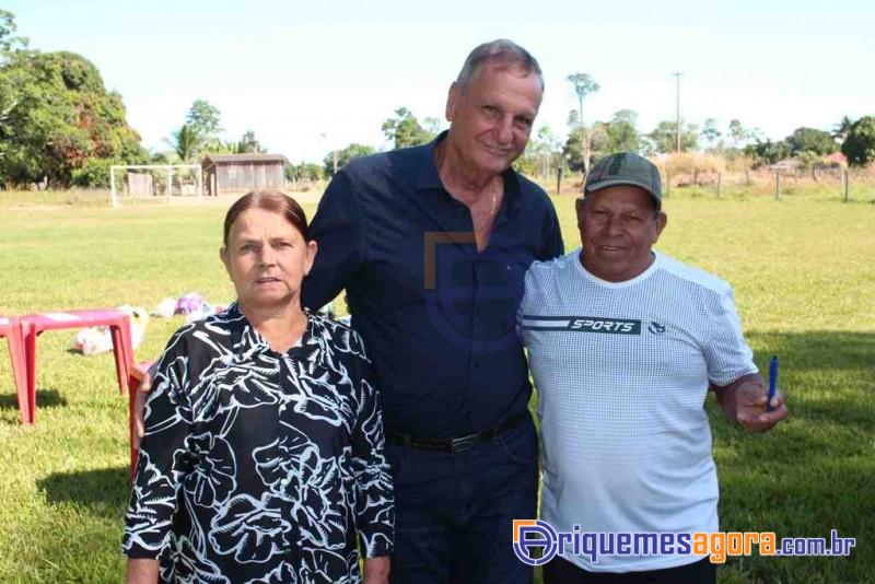 Deputado Adelino Follador participa da entrega de Kits Esportivos em São Miguel do Guaporé