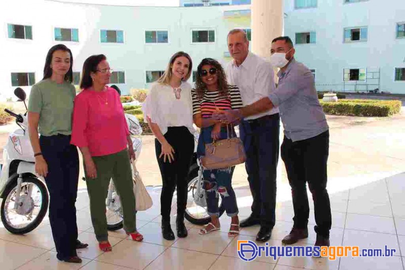 Ariquemes: Deputado Adelino Follador participa da entrega de Motocicletas para os ACS