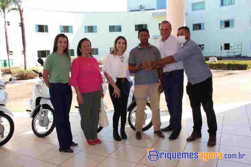Ariquemes: Deputado Adelino Follador participa da entrega de Motocicletas para os ACS