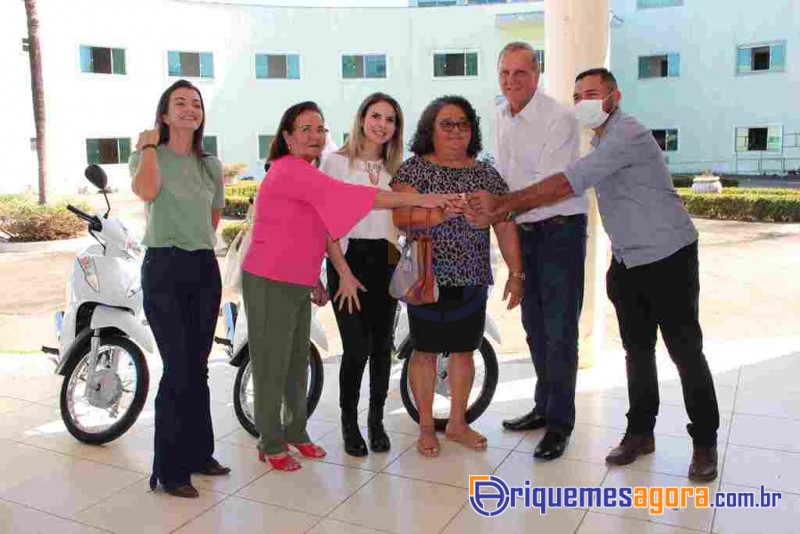 Ariquemes: Deputado Adelino Follador participa da entrega de Motocicletas para os ACS